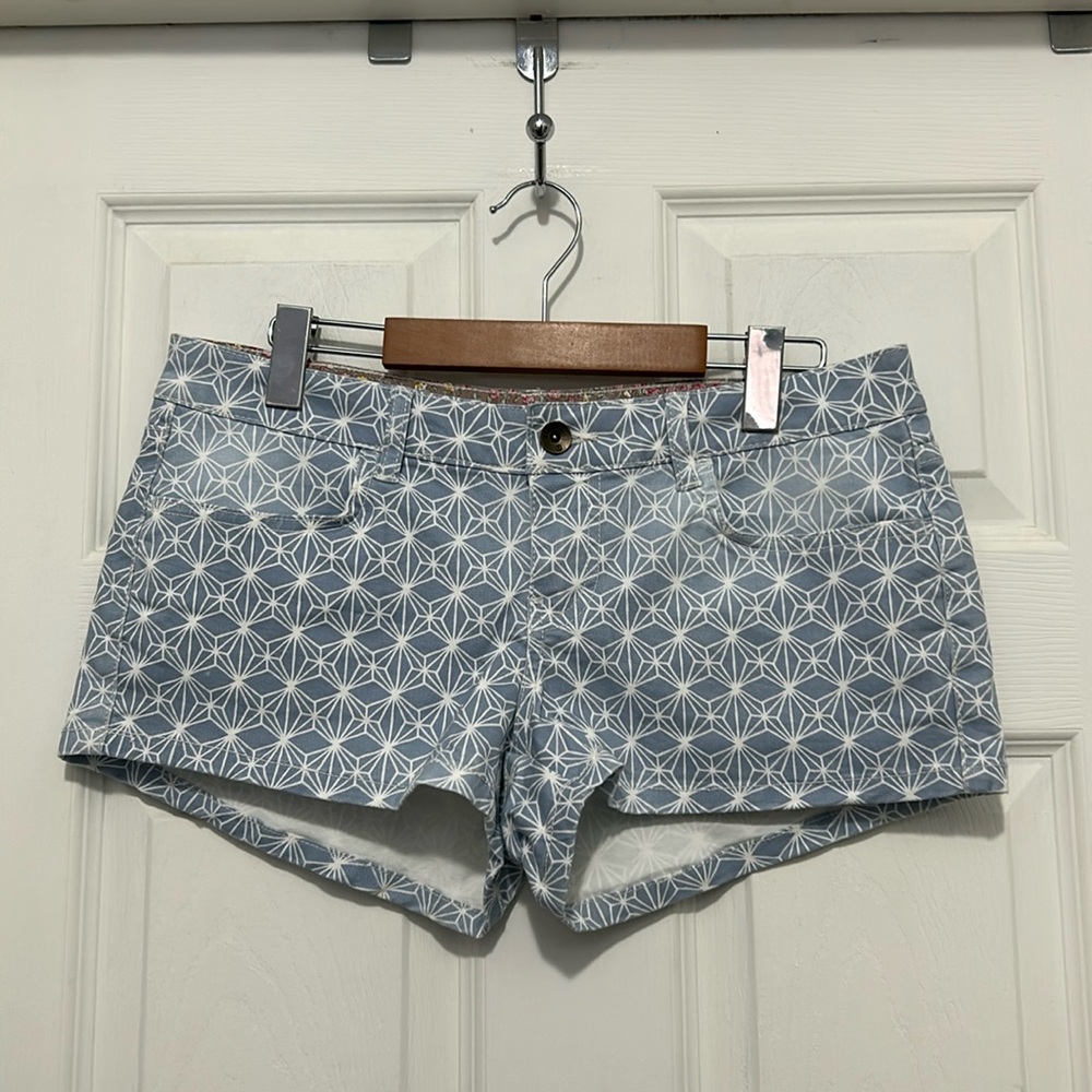ELEMENT Bianca style shorts.  Size 28